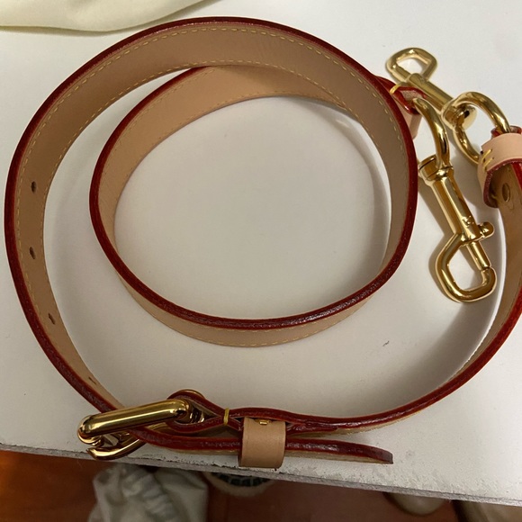 Louis Vuitton vachetta leather shoulder strap. - Picture 6 of 8